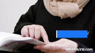 Brittany Bardot egy tini fiú kufircolja hátsó lyukba