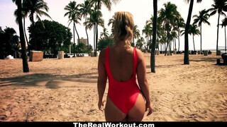 TheRealWorkout - A termetes fenekű Kelsi keményen megkúrelva