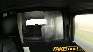 FakeTaxi - Világos Szőke méretes popós maca bekúrva