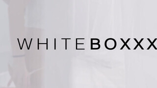 WhiteBoxxx - Renata Fox a méretes popós orosz lány