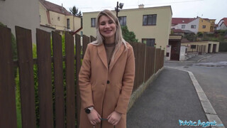 Public Agent - Marsianna Amon a termetes cickós maca