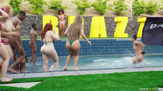 BRAZZERS - Luna Star fiatal csávóval hancúrozik