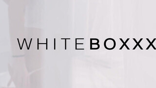 WHITEBOXXX - Adelle Sabelle a bűbájos francia pipi