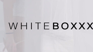 WhiteBoxxx - Cecilia Scott és Vera Wonder édeshármasban kettyintenek