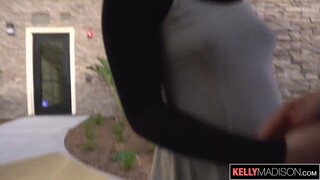 Vékony fiatal szuka Ember Stone kedveli a creampie-t és a brutális kárót