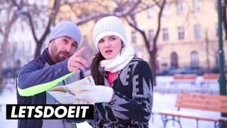 Francesca Di Caprio vad anális hancúrozása Neeoval külföldön