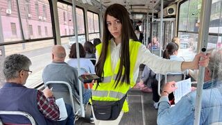 Buszvezető bige megváltoztatja az életét és megdugja az utast