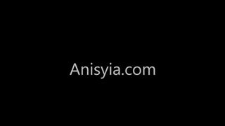 Anisyia keményen cumizza a gigantikus pélót livejasminen